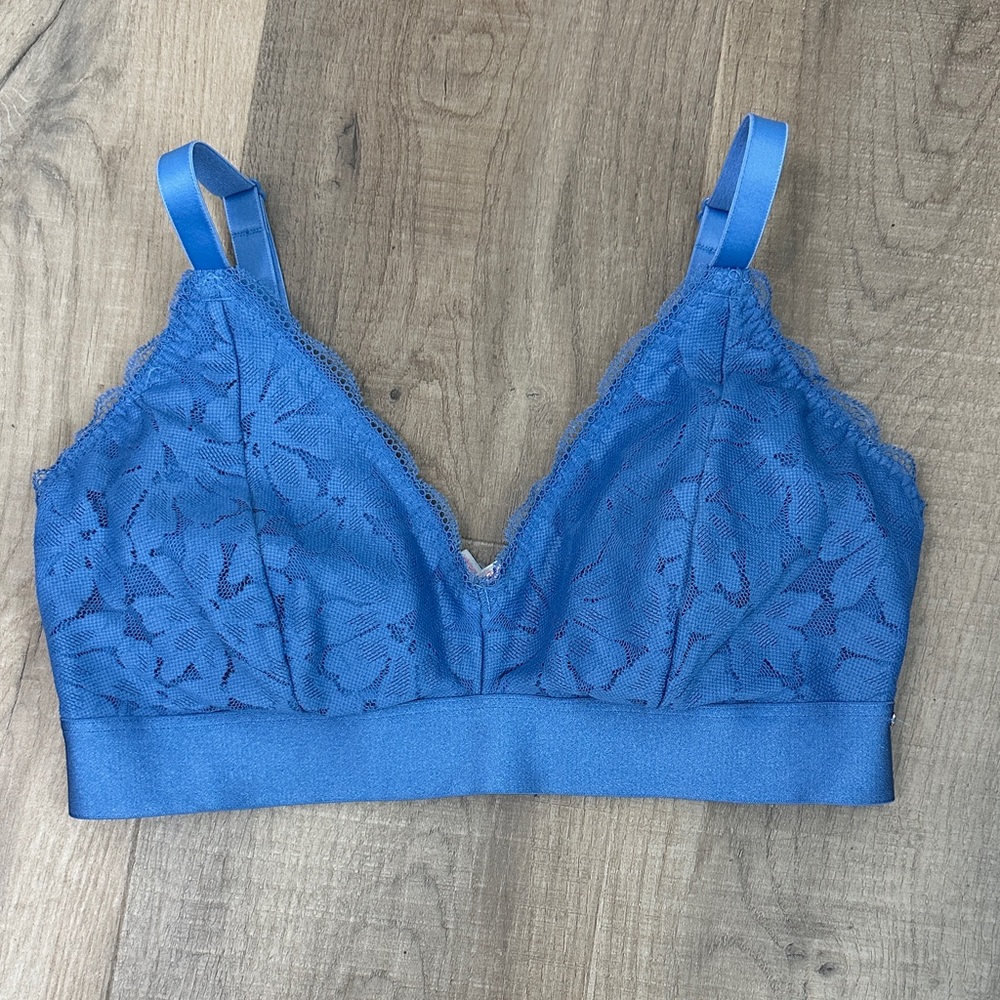 PINK Victoria’s Secret blue lace S-DD bralette new with tags